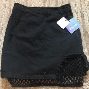 NEVER WORN MISSGUIDED JEAN SKIRT
